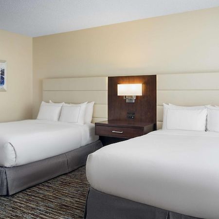 Doubletree By Hilton Greensboro Exterior foto