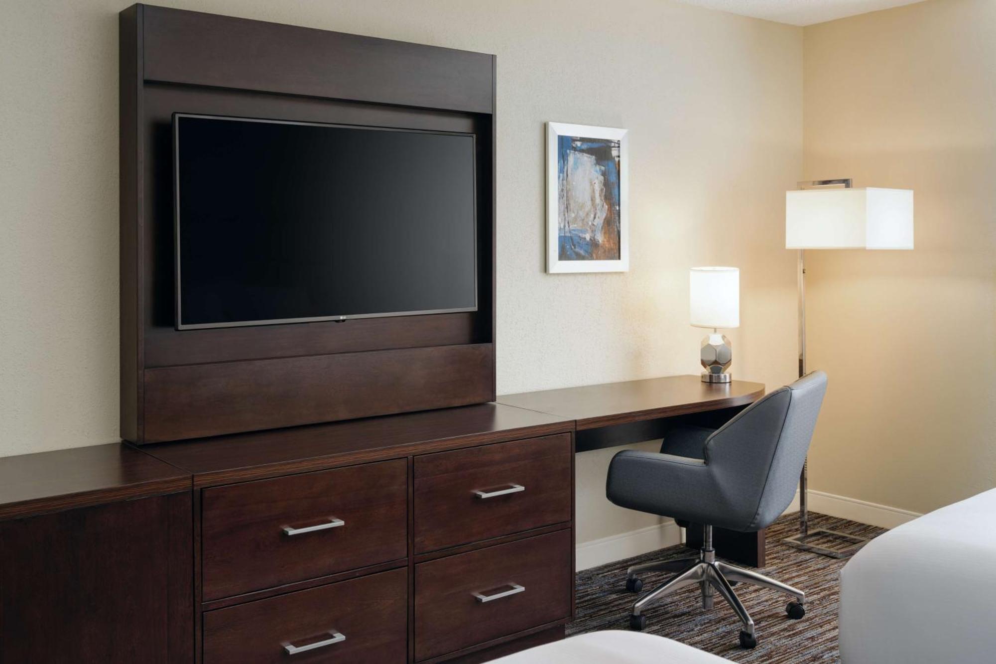 Doubletree By Hilton Greensboro Exterior foto